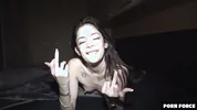 EXTREME SQUIRT - She Orgasms So Hard, She Almost Hit The Ceiling! ´