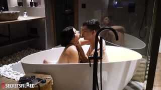 My gf and I shared a romantic bath that quickly turned into passionate sex