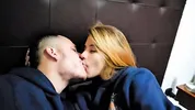 Pareja real teniendo sexo apasionado