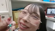Breaking into the company of a beautiful older sister with glasses ... (1) Kiss, lick nipples, put a raw dick in the ass, and finally swallow