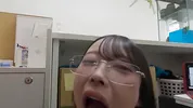 Breaking into the company of a beautiful older sister with glasses ... (1) Kiss, lick nipples, put a raw dick in the ass, and finally swallow