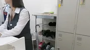 Breaking into the company of a beautiful older sister with glasses ... (1) Kiss, lick nipples, put a raw dick in the ass, and finally swallow