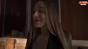 A cunning female realtor is renting out an apartment together with her pussy.