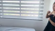 Descubro a mi travieso hijastro jugando con mi ropa interior y hago que me coja duro para guardar el secreto.