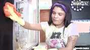 OPERACION LIMPIEZA - Vick Valencia Cleans The House Before The Cock - MAMACITAZ