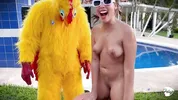 Frisby's chicken organizes fight between ALIX VLOGS and LARA ROSS to see who will fuck his fat cock