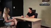 Sara blonde y yo nos dejamos follar duro de mi jefe a cambio de un aumento! - AMBAR PRADA