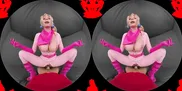Kay Lovely As Super Mario Bros' Princess Peach Knows How To Persuade You To Fight For Her