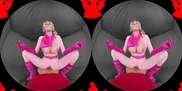 Kay Lovely As Super Mario Bros' Princess Peach Knows How To Persuade You To Fight For Her