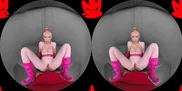 Kay Lovely As Super Mario Bros' Princess Peach Knows How To Persuade You To Fight For Her