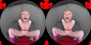 Kay Lovely As Super Mario Bros' Princess Peach Knows How To Persuade You To Fight For Her