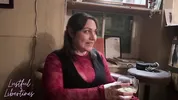 Creampie Cheating Mature MILF Wife as she Takes a Call from her Husband