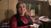 Creampie Cheating Mature MILF Wife as she Takes a Call from her Husband