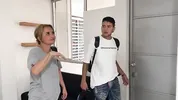 ¿Qué puede pasar si una madrastra comparte una habitacion de hotel con su hijastro?