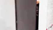 ¿Que puede pasar si comparto cuarto de hotel con mi culona madrastra?