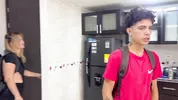 ¿Que puede pasar si comparto cuarto de hotel con mi culona madrastra?