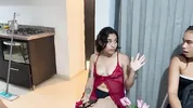 Cumplo la fantasia sexual de mi novia que es follarme duro a mi vecina mientras ella nos observa.