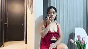 Cumplo la fantasia sexual de mi novia que es follarme duro a mi vecina mientras ella nos observa.