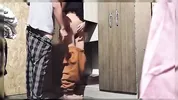 First Time - Hinahanap ng stepsister sa aparador ang isang bagay na makakaakit sa kanyang stepbrother