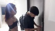 ¿Que puede pasar si una pareja caliente de hermanastros comparten habitacion de hotel?