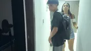 ¿Que puede pasar si una pareja caliente de hermanastros comparten habitacion de hotel?