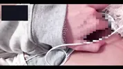 Homemade#1 Japanese babe masturbates and having phone sex with her follower.
