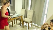Madrastra llega despues de su campamento de verano y extraña mi gran polla. LA MEJOR BIENVENIDA PARA ELLA.