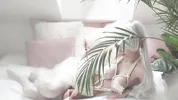 Hot Frieren seduces you with her sweet and juicy pussy