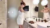 Pussy stretching nach dem Gym SallyDinosaur