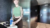 Pussy stretching nach dem Gym SallyDinosaur