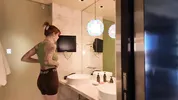 Pussy stretching nach dem Gym SallyDinosaur