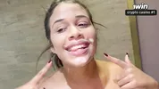 Minha namorada saiu e eu aproveitei e comi a meia-irmã dela , e dei uma gozada gostosa na cara da safada