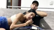 My horny stepsister looks for me in the living room to be fucked until she orgasms.