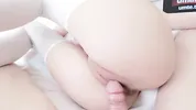 粉色小女仆，高潮让她渾身顫抖不停