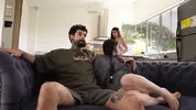 Mi madrastra se descuida y termino follando fuertemente con su novio