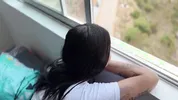me follo a mi hermanastra en la ventana de mi cuarto