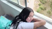 me follo a mi hermanastra en la ventana de mi cuarto