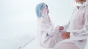 ModelMedia Asia - Having wild sex while wearing protective gear during the pandemic