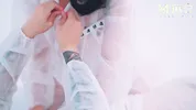 ModelMedia Asia - Having wild sex while wearing protective gear during the pandemic