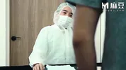 ModelMedia Asia - Having wild sex while wearing protective gear during the pandemic