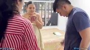 Suegra joven llega justo en la momento indicado y es mojada.