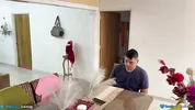 Suegra joven llega justo en la momento indicado y es mojada.