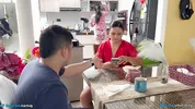 Suegra joven llega justo en la momento indicado y es mojada.