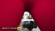 BRAZZERS - Curvy Payton Preslee Turns Her Workout Into A Cheating Session With Her Pervy Neighbor