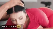 BRAZZERS - Curvy Payton Preslee Turns Her Workout Into A Cheating Session With Her Pervy Neighbor