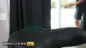 BRAZZERS - Curvy Payton Preslee Turns Her Workout Into A Cheating Session With Her Pervy Neighbor