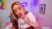 INSERTED Mandii Rose's pussy has the grip