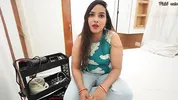 18+ desi stepsis fucked hard by stepbro(saloon guy) when she were trimmed Armits hair.