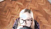 I became a fan of a girl on site and she showed up to thank for it by giving a blowjob and facial