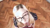 I became a fan of a girl on site and she showed up to thank for it by giving a blowjob and facial